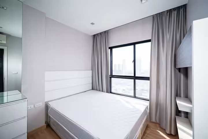City view from private balcony, Easily access to Taksin Bridge and BTS Krungton Station.