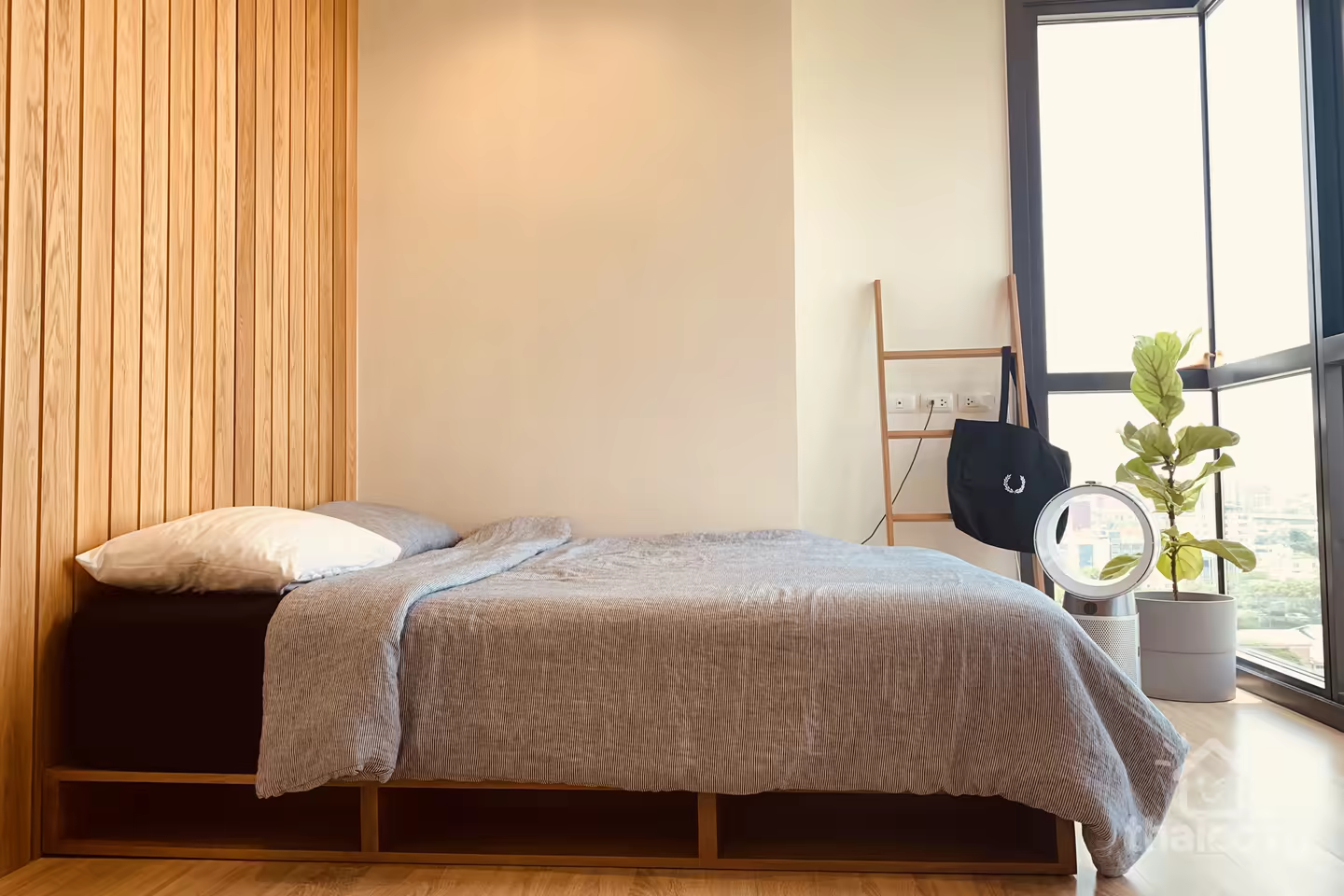 Nice condo plus shuttle to airport link photo 2