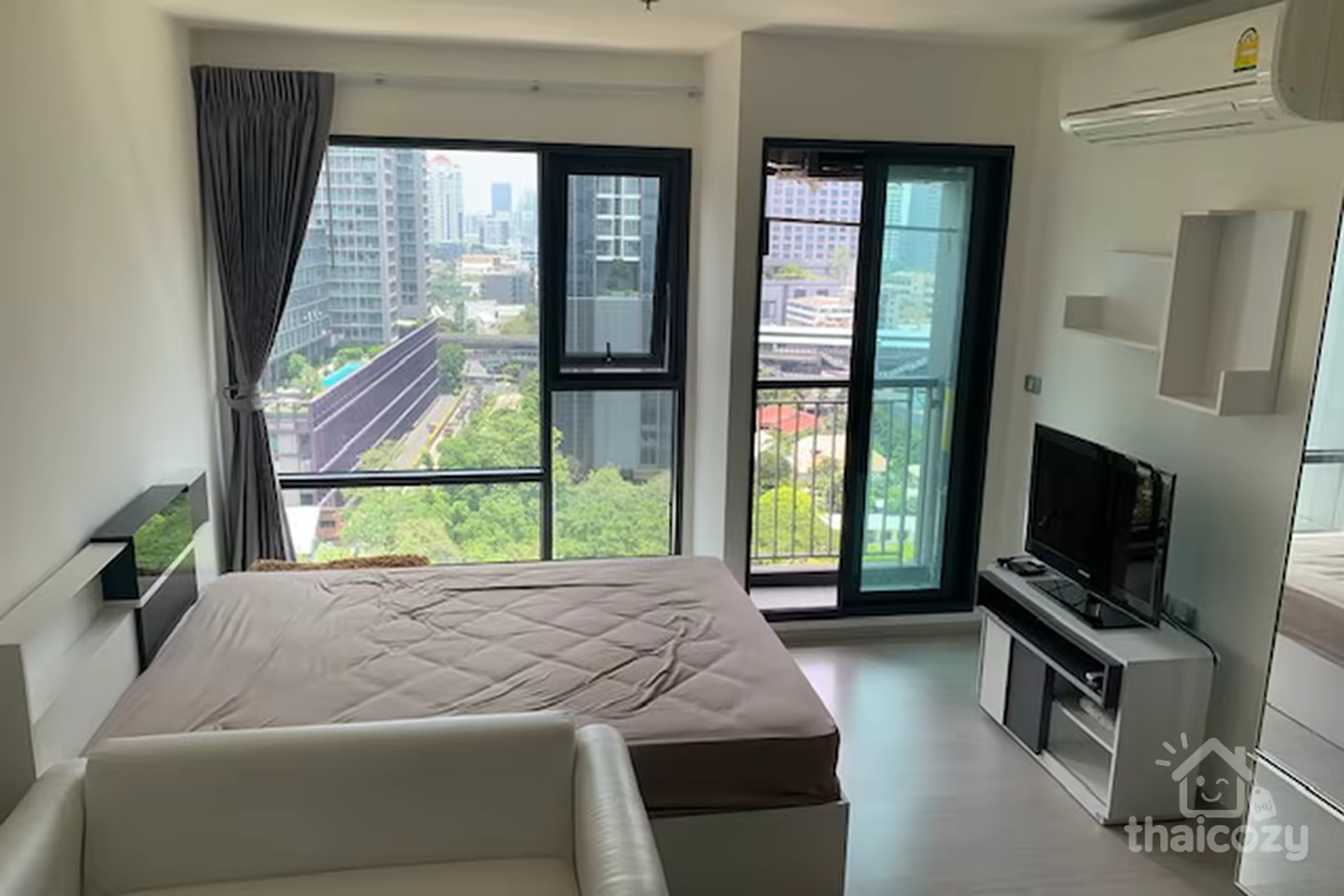 Rhythm Sukhumvit 36-38, condo près BTS Thonglor photo 1