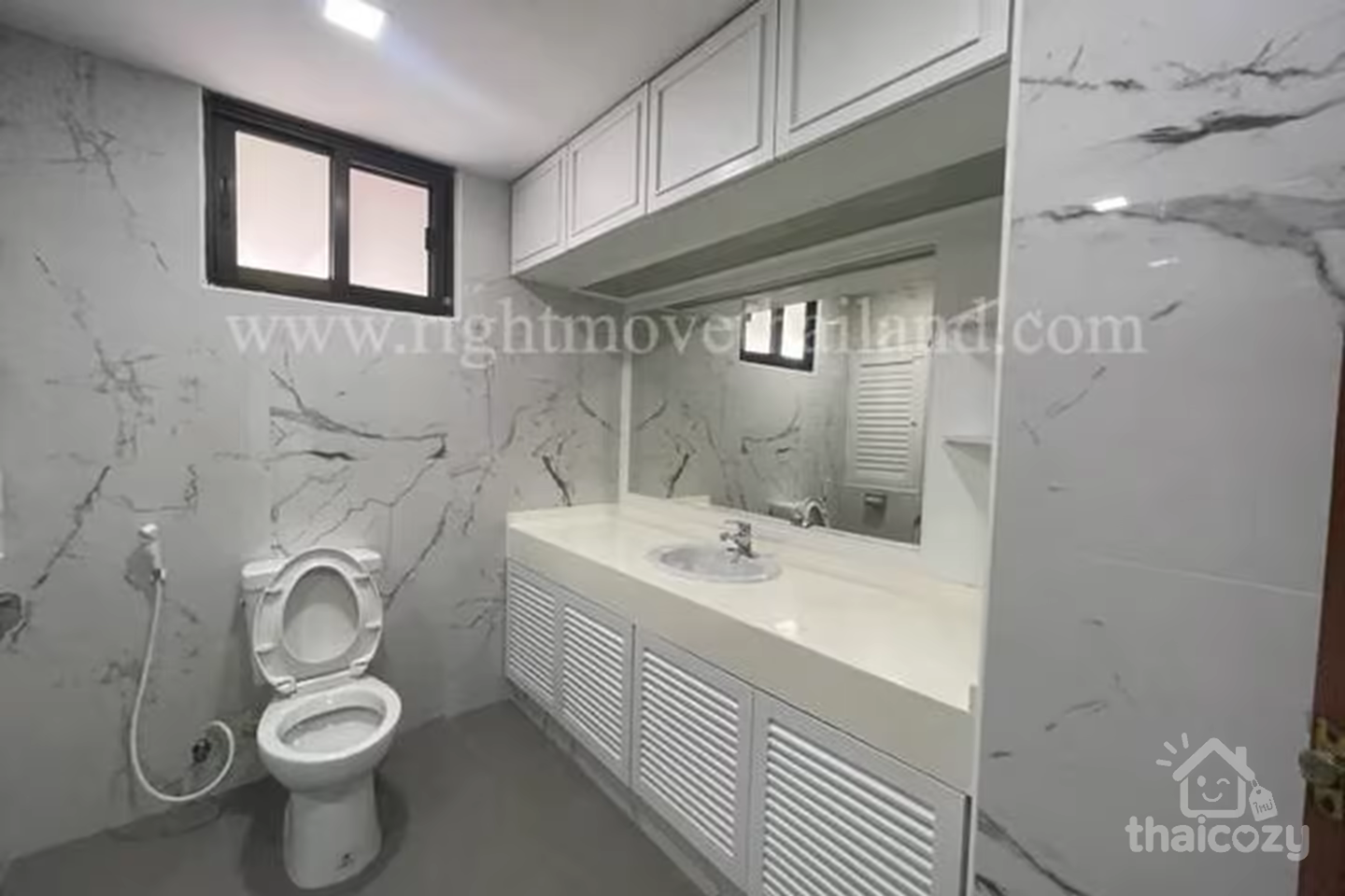 ให้เช่าอพาร์ทเมนท์ย่านอโศก 3 ห้องนอน 320 ตร.ม. photo 1
