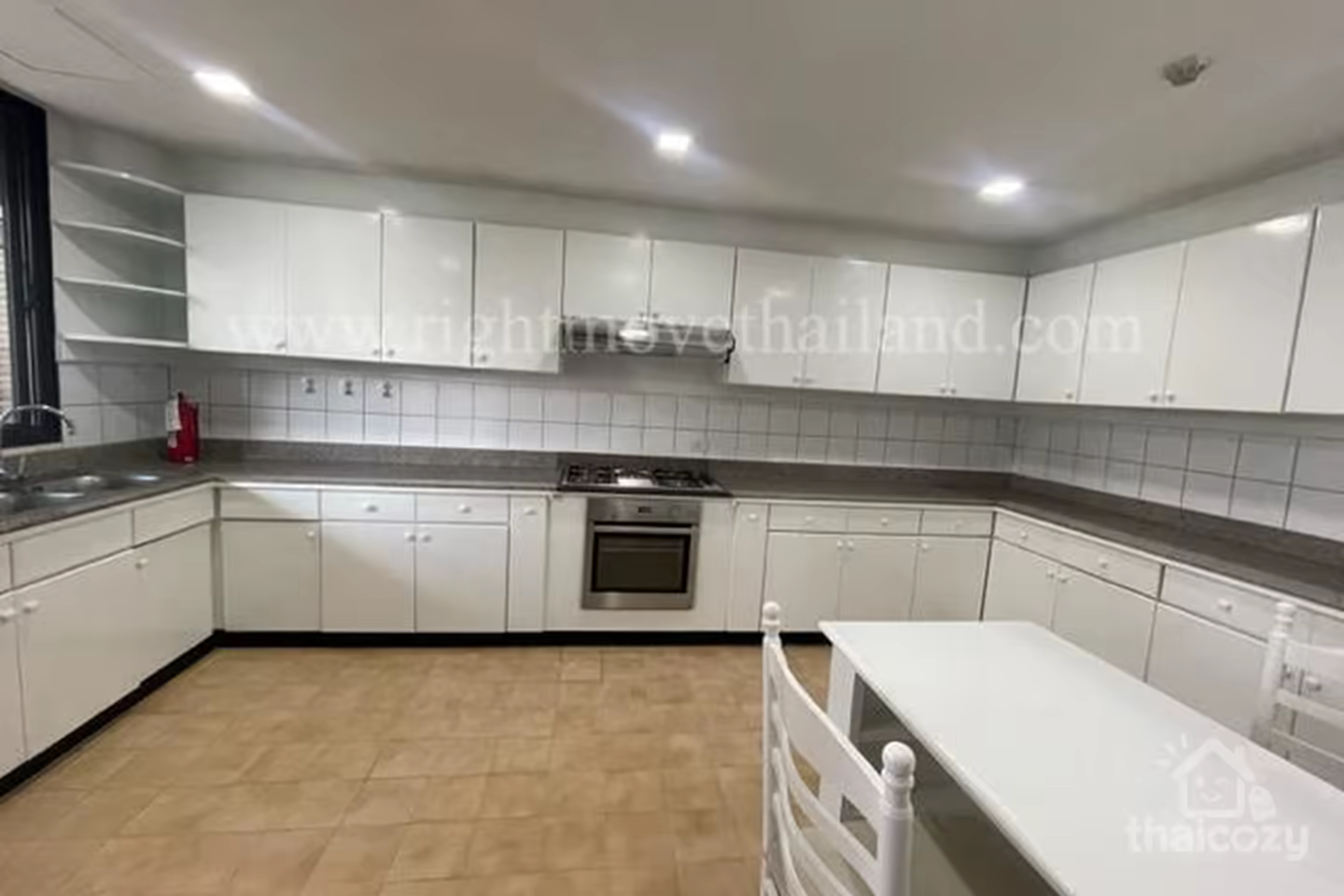 ให้เช่าอพาร์ทเมนท์ย่านอโศก 3 ห้องนอน 320 ตร.ม. photo 2