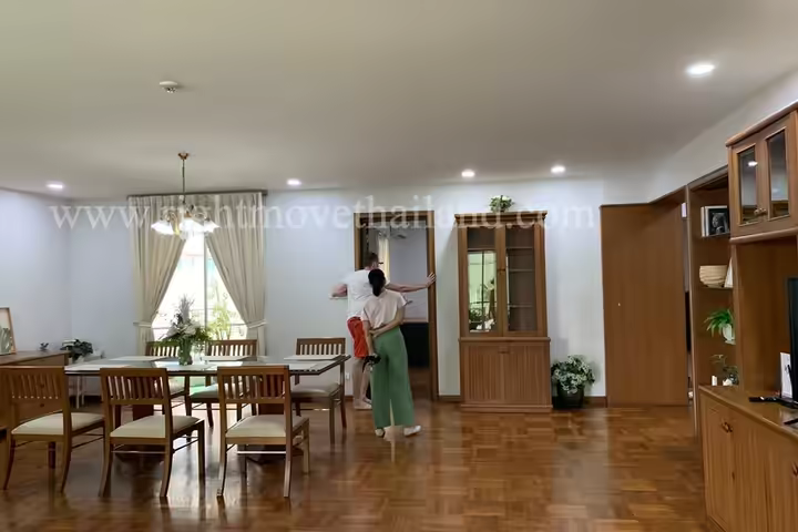 ให้เช่าอพาร์ทเมนต์ พร้อมพรม 259 ตร.ม. 3 ห้องนอน 4 ห้องน้ำ