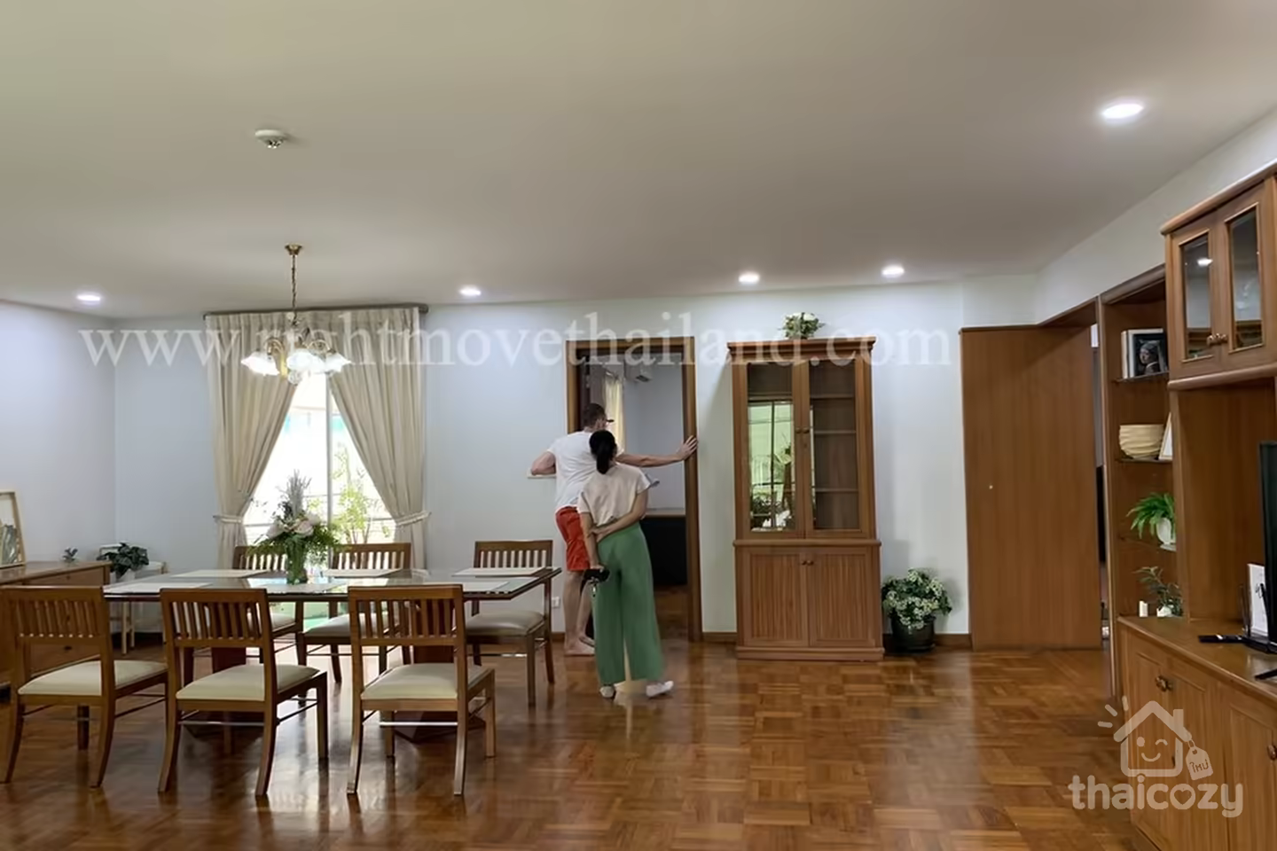 ให้เช่าอพาร์ทเมนต์ พร้อมพรม 259 ตร.ม. 3 ห้องนอน 4 ห้องน้ำ photo 1