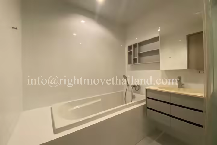 ให้เช่า HQ Thonglor 1 ห้องนอน 43 ตร.ม.