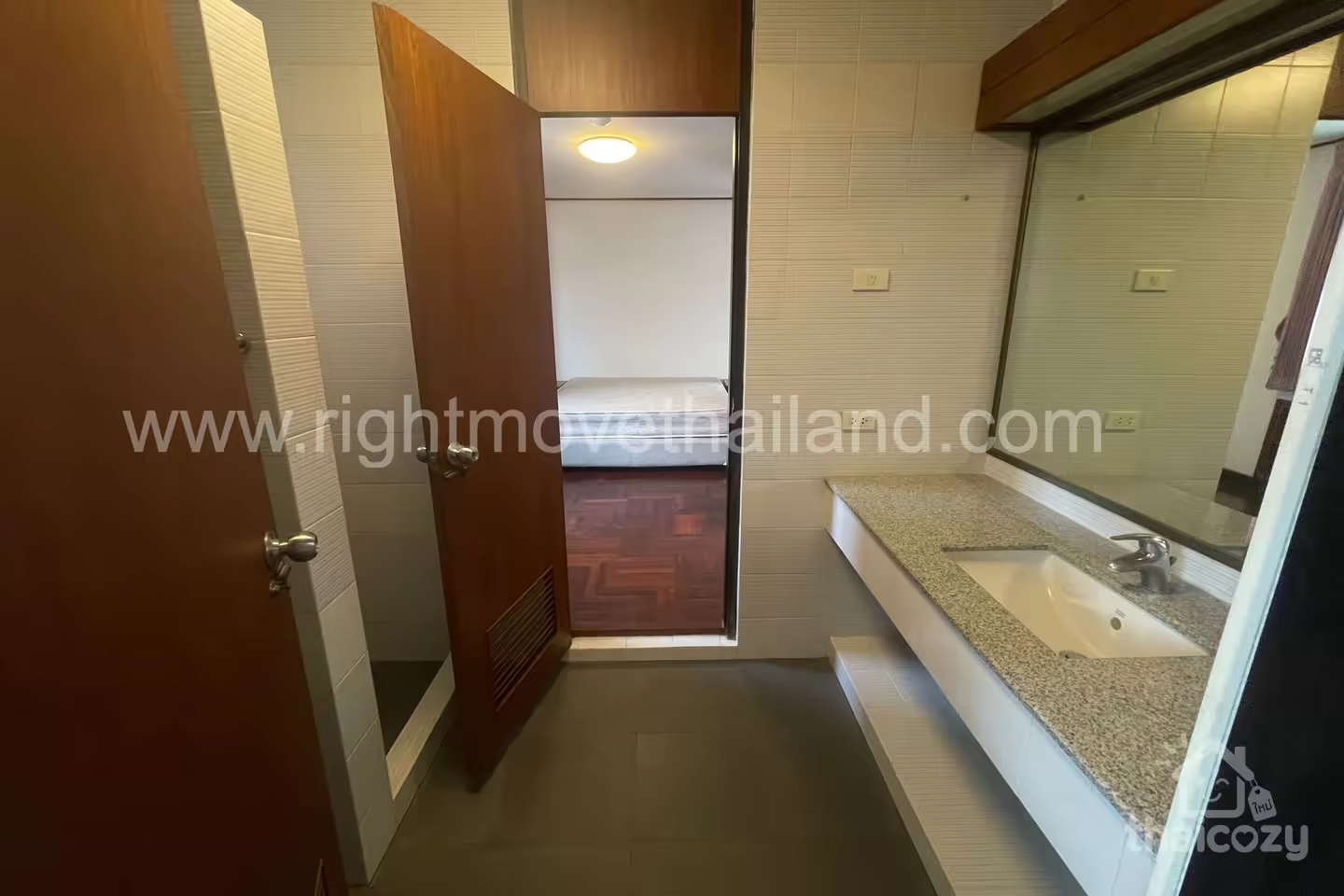 ให้เช่าอพาร์ทเมนต์ Prompong 3 ห้องนอน 220 ตรม. photo 1