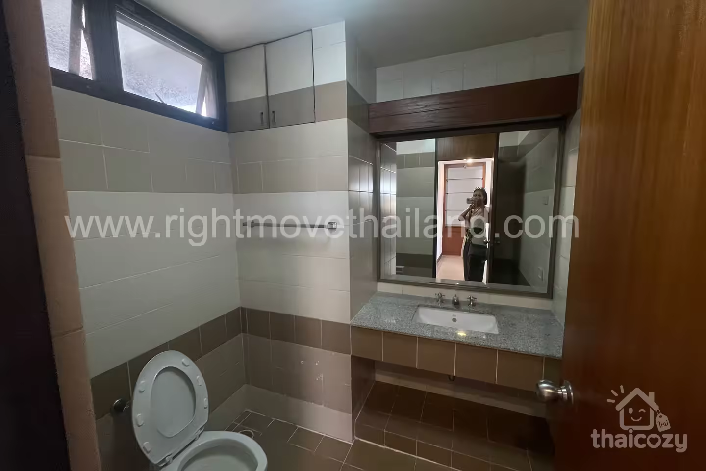 ให้เช่าอพาร์ทเมนต์ Prompong 3 ห้องนอน 220 ตรม. photo 2