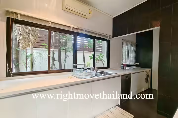 ให้เช่า Baan Ananda Duplex 3 ห้องนอน 300 ตร.ม.