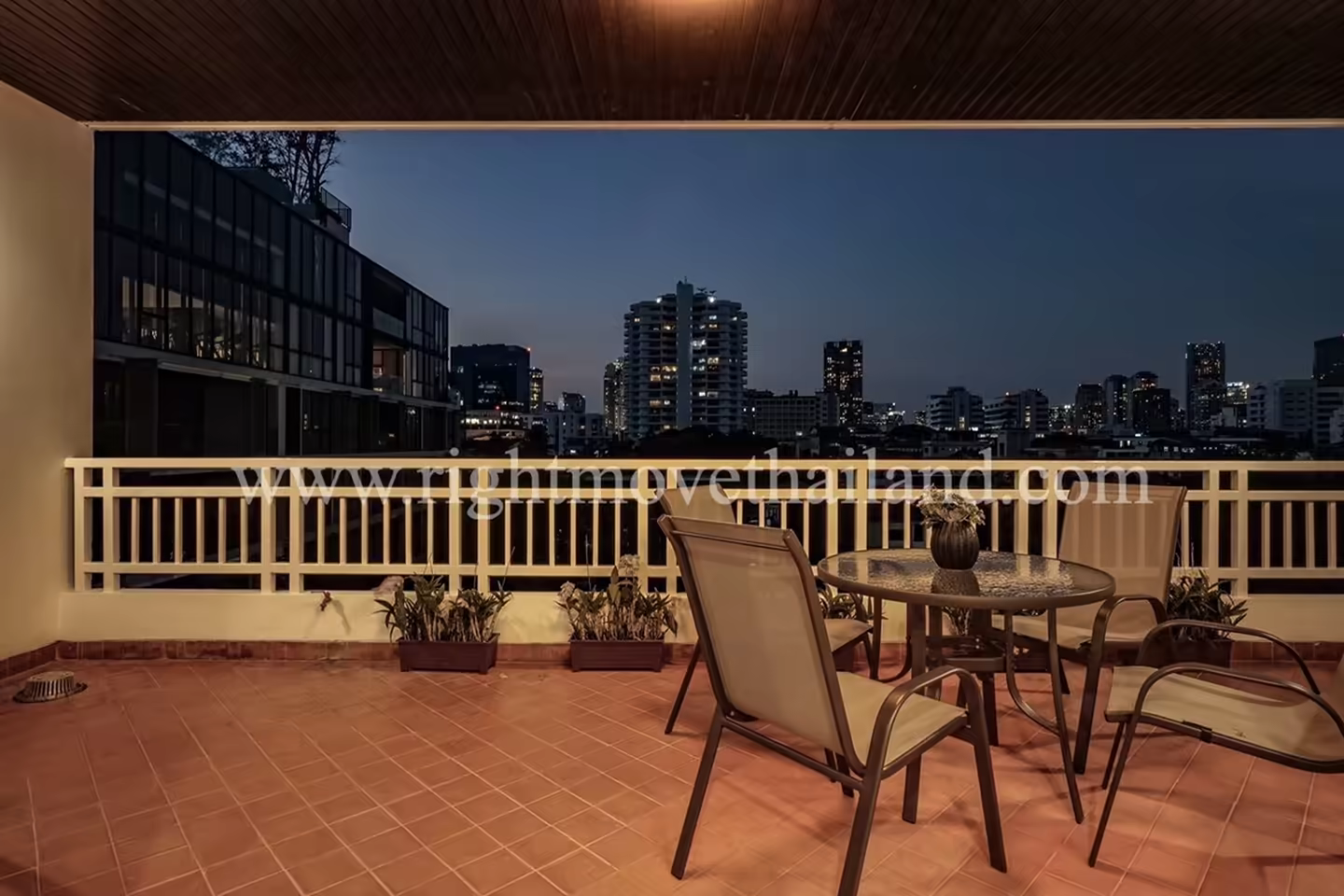 เดอะ รูม สาทร ห้องเช่า 4 ห้องนอน 480 ตร.ม. photo 2