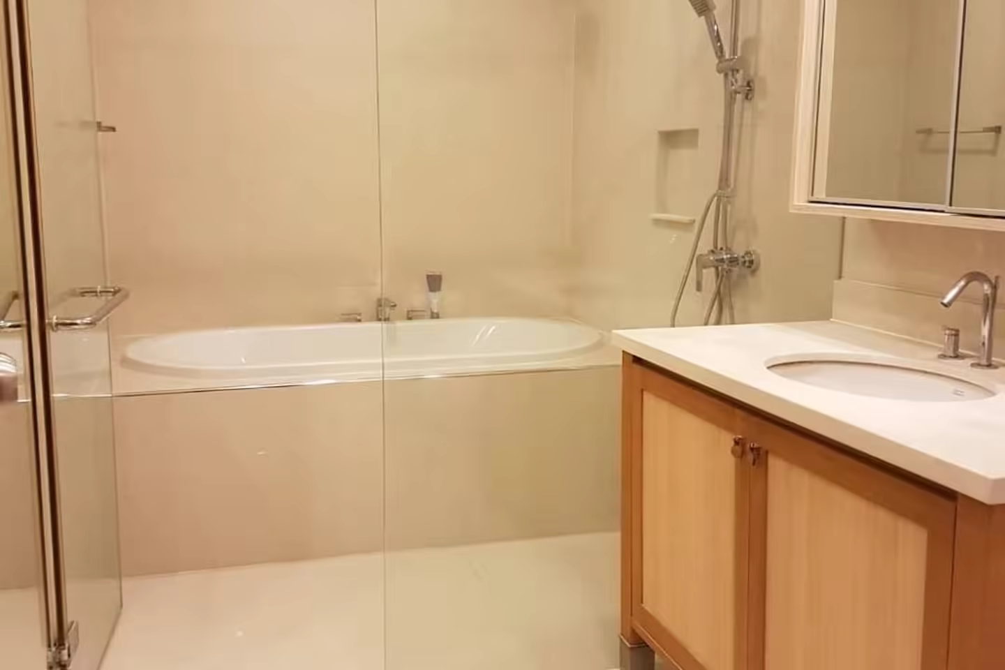 CA3144 The Emporio Place ให้เช่า photo 2