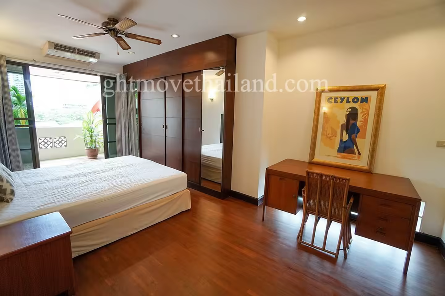 ให้เช่าอพาร์ทเมนต์ย่านพร้อมพงษ์ 3 ห้องนอน photo 1