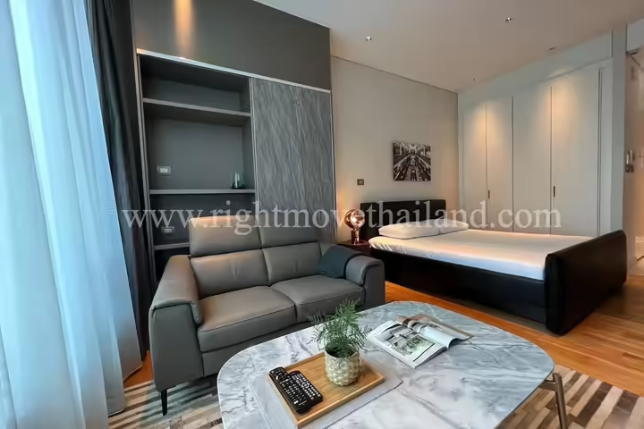 CA4985 Sindhorn Residence
