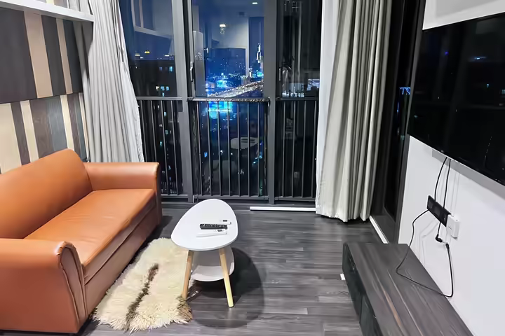 THE LINE Asoke-Ratchada. Located in the heart of city center and new CBD, a step away from MRT