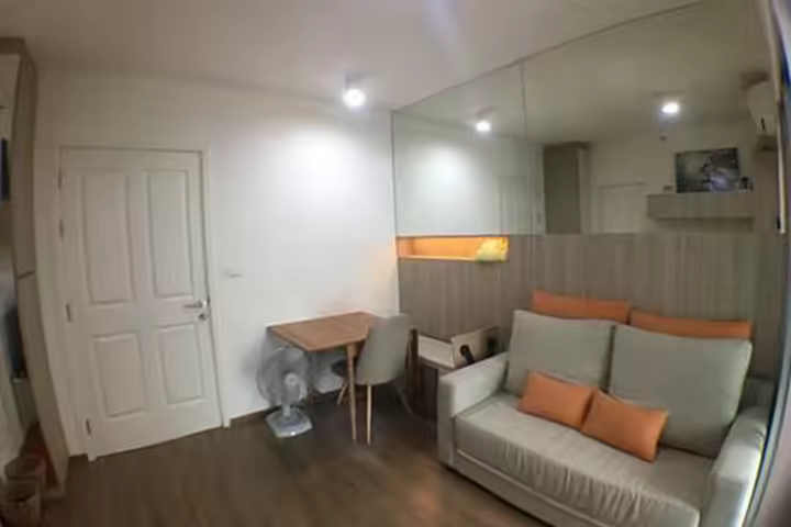 One bedroom unit comes in size 30 Sq.m.  near BTS Talat Phlu