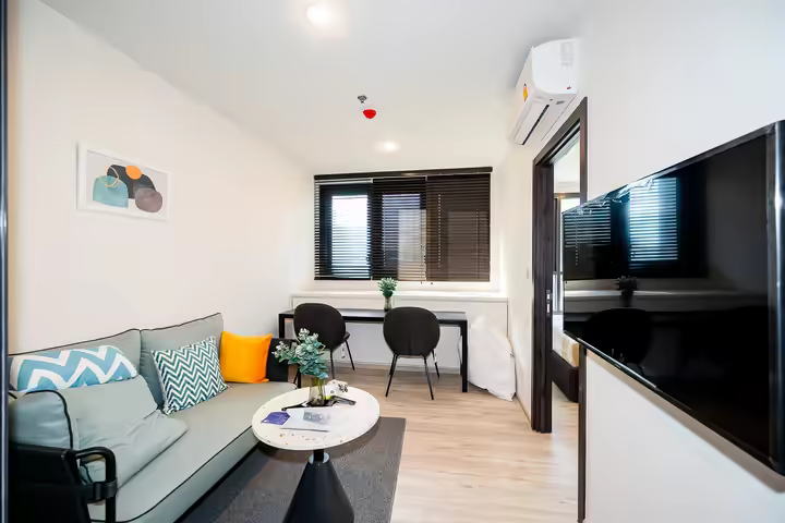 XT Huai Khwang Condo Near MRT