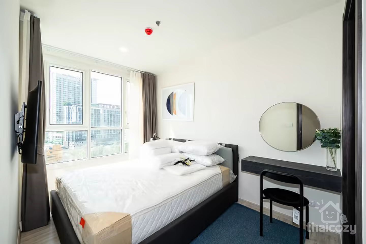 XT HUAIKHWANG. Located only 75 Metres from MRT Huai Khwang photo 2