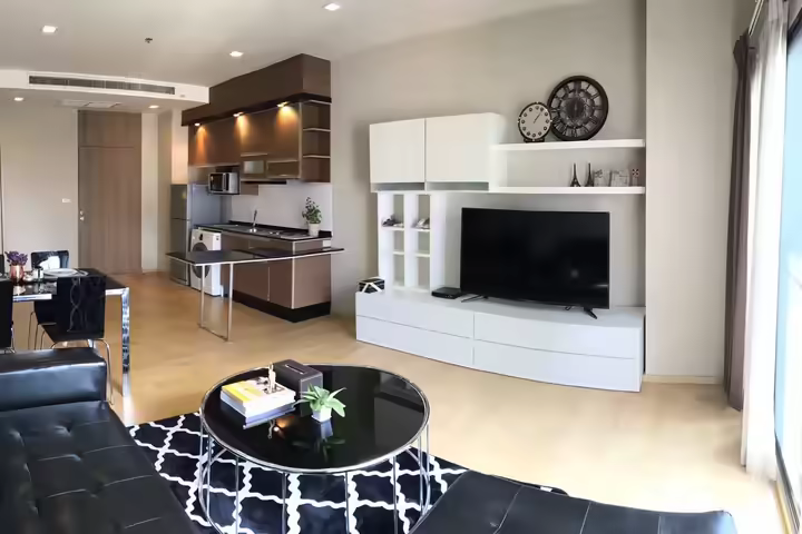 Noble Reveal Condo 200m to BTS Ekamai