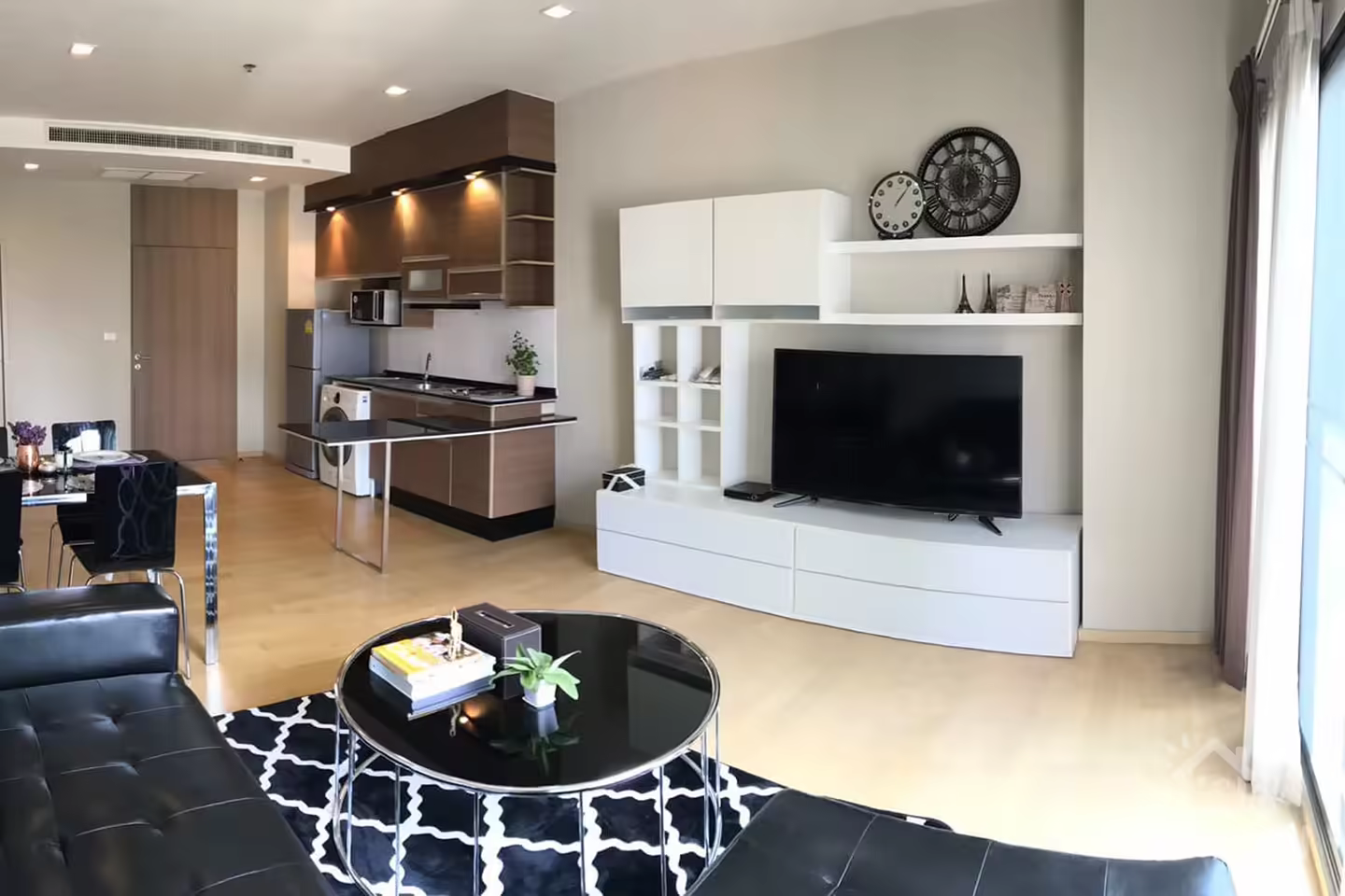 Noble Reveal Condo 200m to BTS Ekamai photo 1