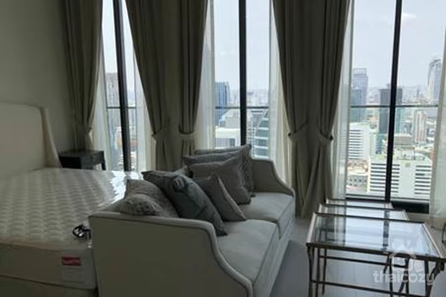 Noble Ploenchit Condo Near BTS Ploenchit photo 1