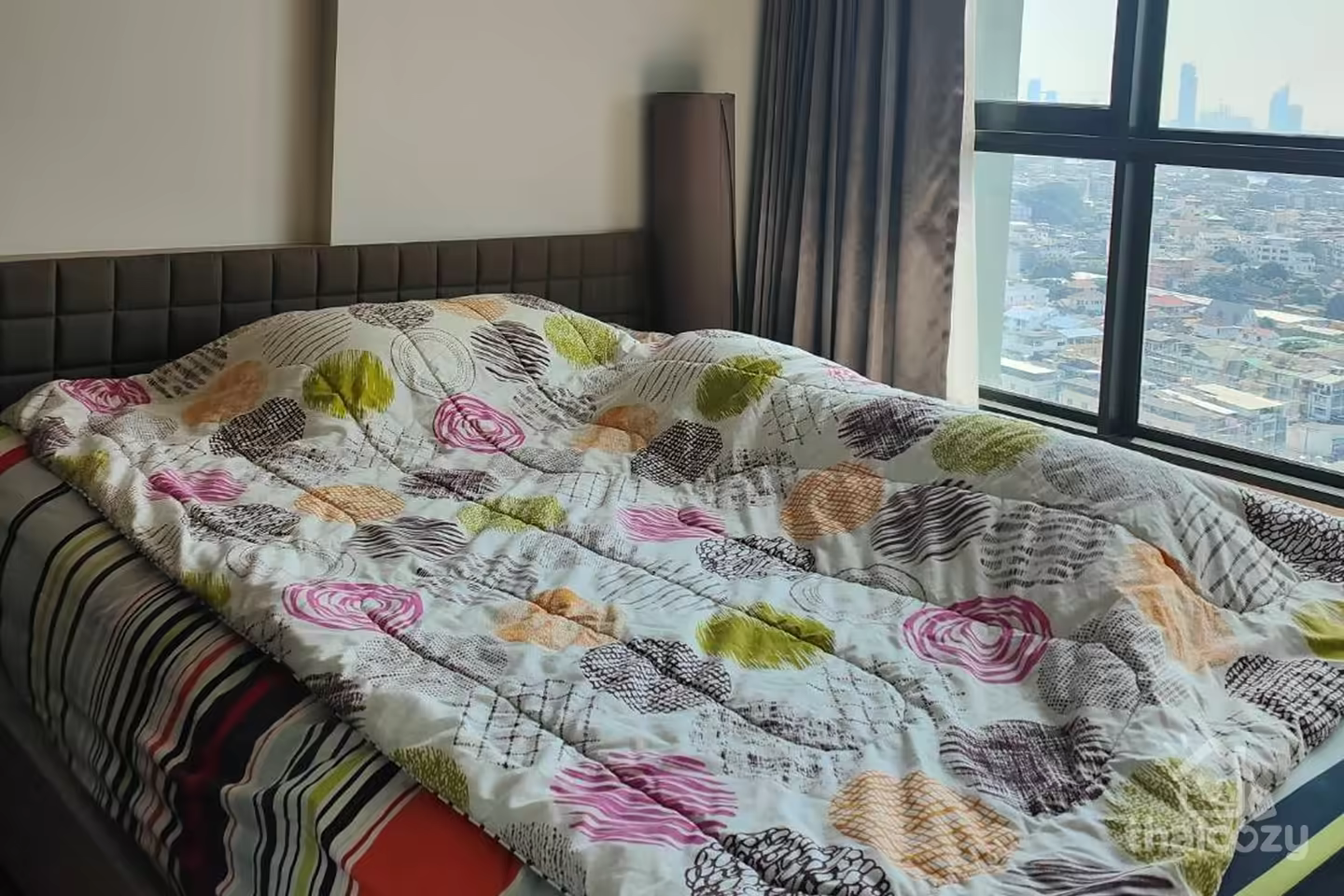 Nice condo only 200 m.to BTS Wongwienyai photo 2
