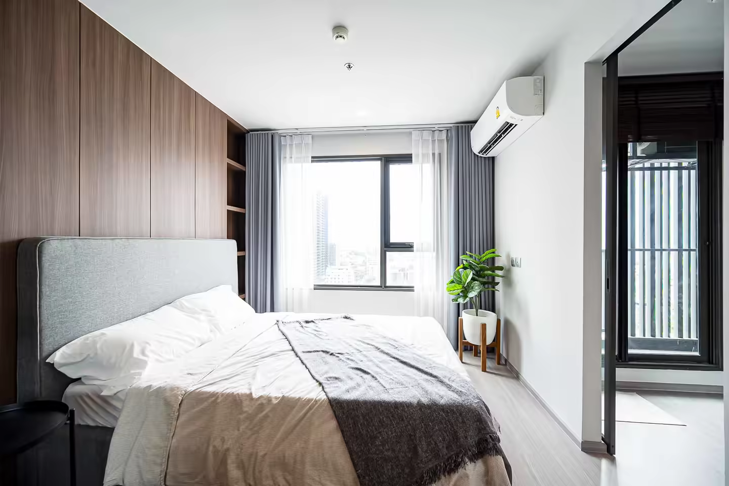 LIFE Ladprao condo opposite Central Ladprao, near MRT photo 2