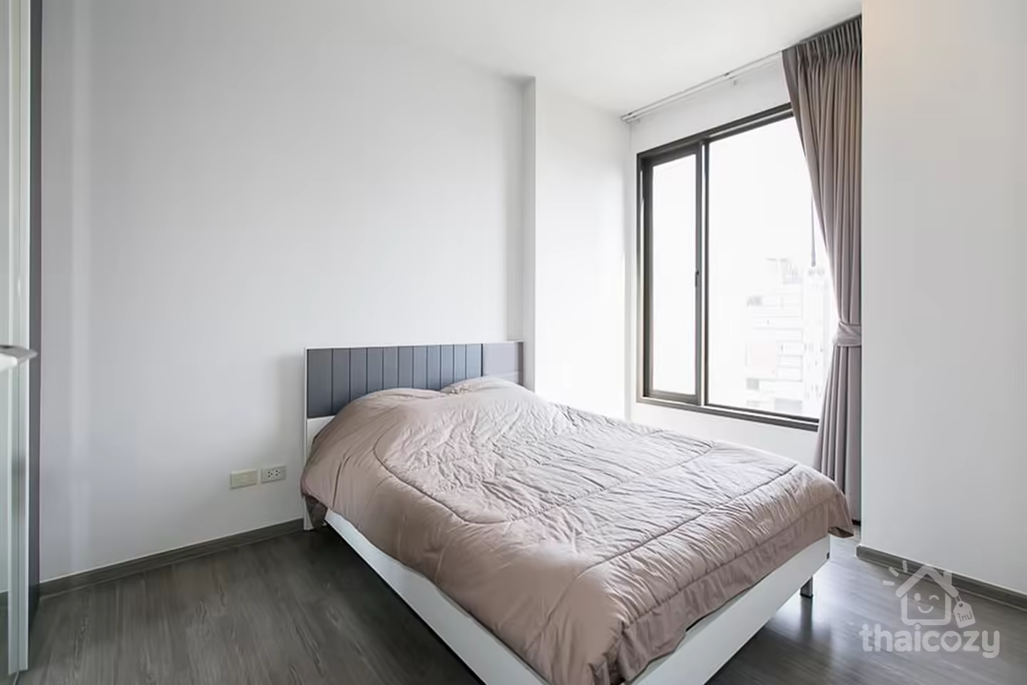 River view condo near BTS Wongwienyai photo 2