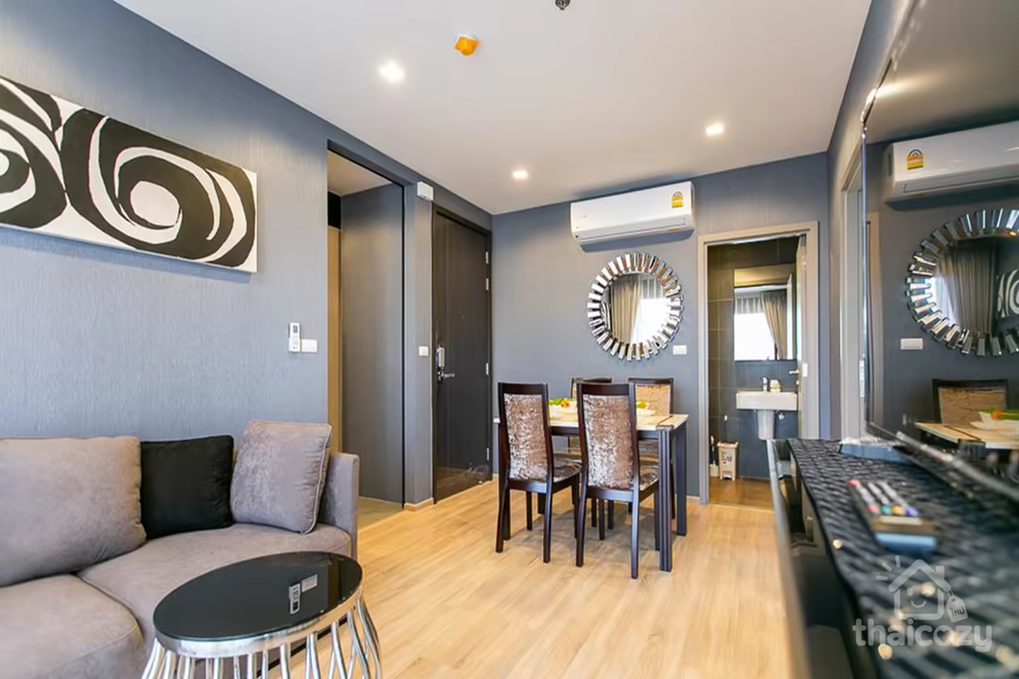Nice condo plus shuttle to airport link photo 2