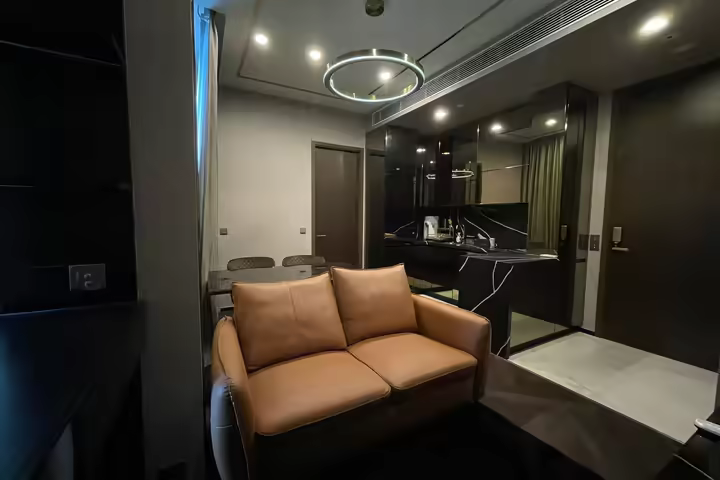 The Esse Sukhumvit 36 ใกล้ BTS ทองหล่อ 20 เมตร