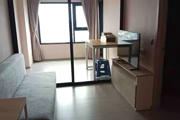 Aspire Erawan Prime Close to BTS Chang Erawan station.