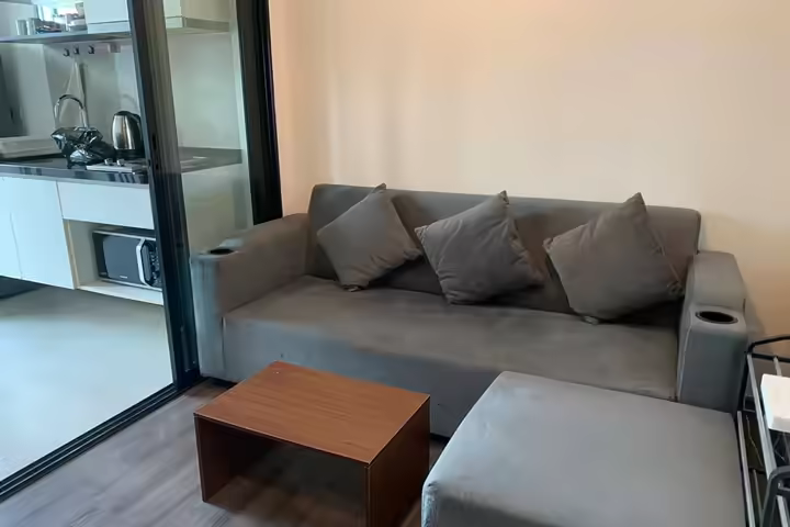 THE BASE Park East Sukhumvit77 คอนโดพร้อมใช้ครบครัน