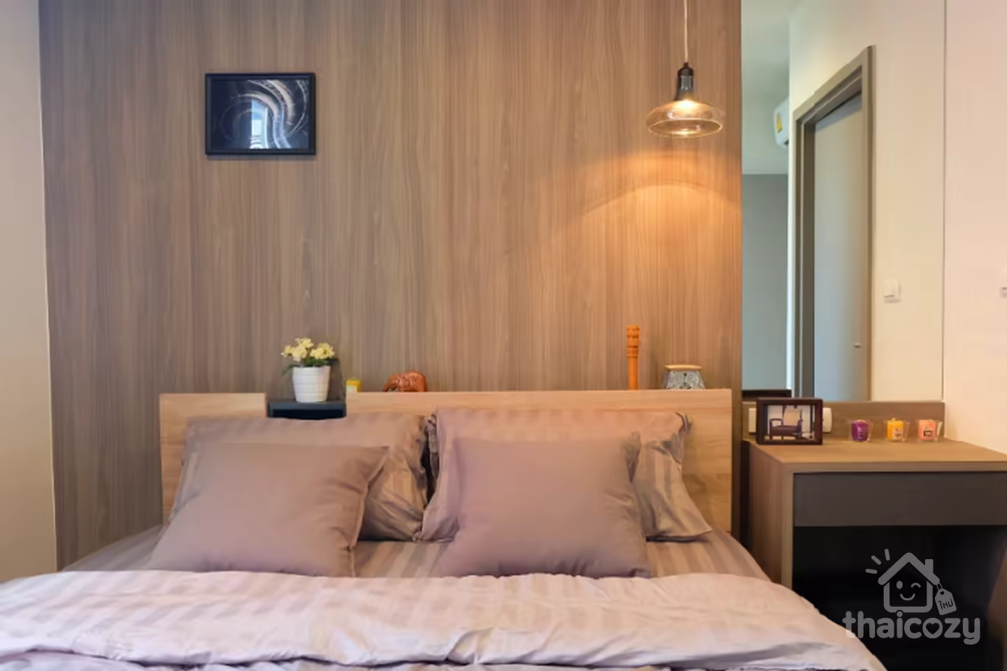 เฟอร์นิเจอร์โทนสว่าง พร้อมวอลเปเปอร์ 1 ห้องนอน ขาย photo 2