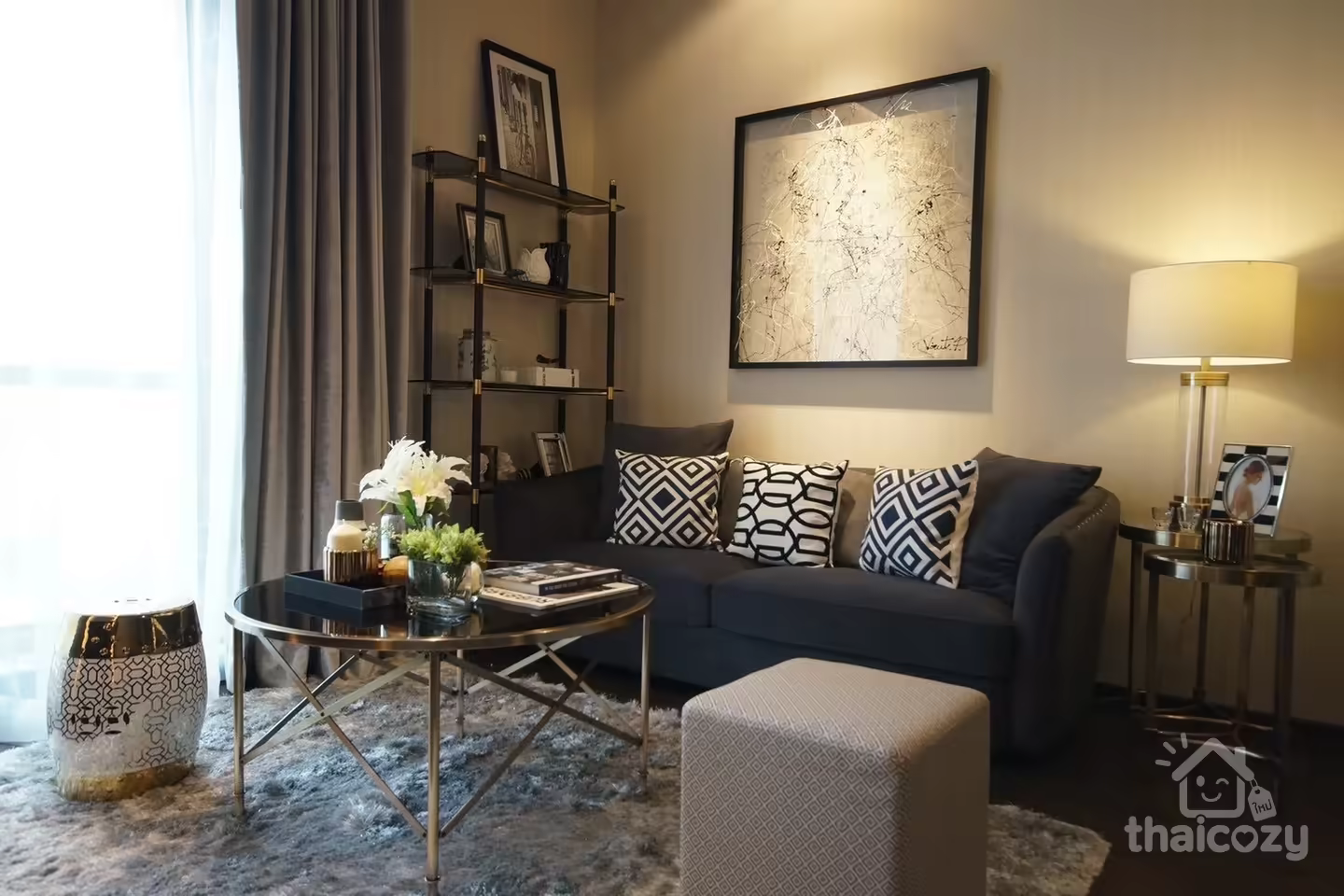 Condo near BTS Phromphong near Emporium photo 1