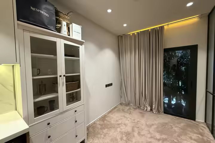 Muniq Sukhumvit 23 Condo de Luxe
