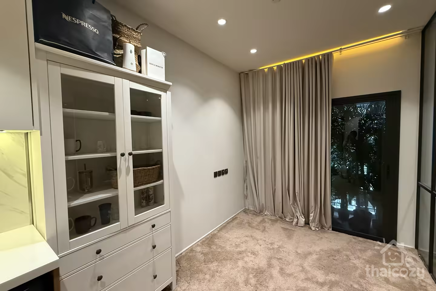 Muniq Sukhumvit 23 Condo de Luxe photo 1