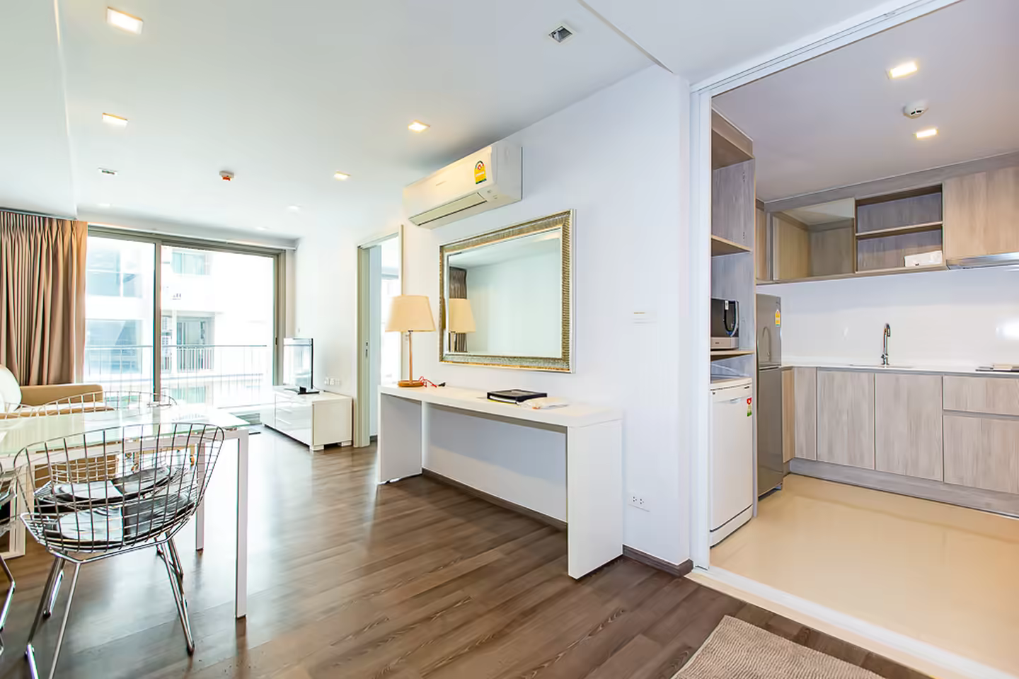 Sari by Sansiri 1BR 47,5 m2 près BTS Punnawithi photo 1