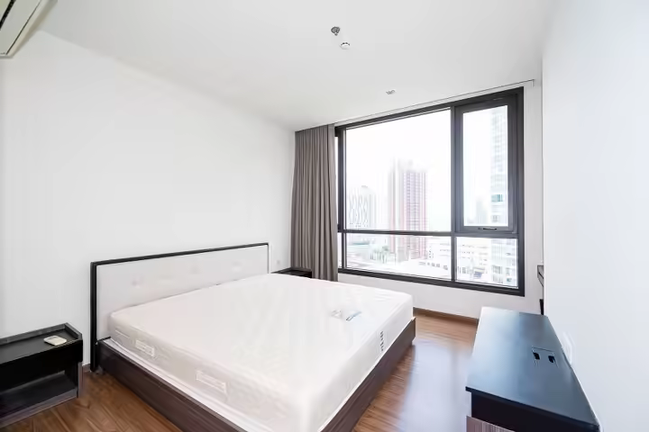 Condo avec piscine musicale et jardin sur le toit