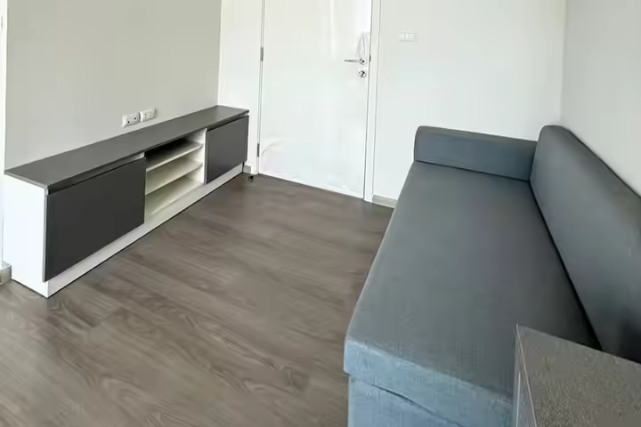 Aspire Sathorn-Taksin Copper Zone 26.5 Sqm Condo