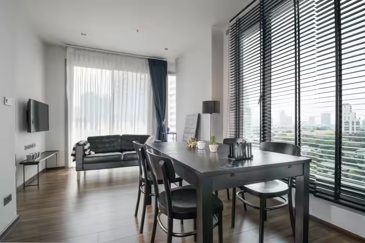 Luxury 1-Bed Condo Near BTS Ekamai
