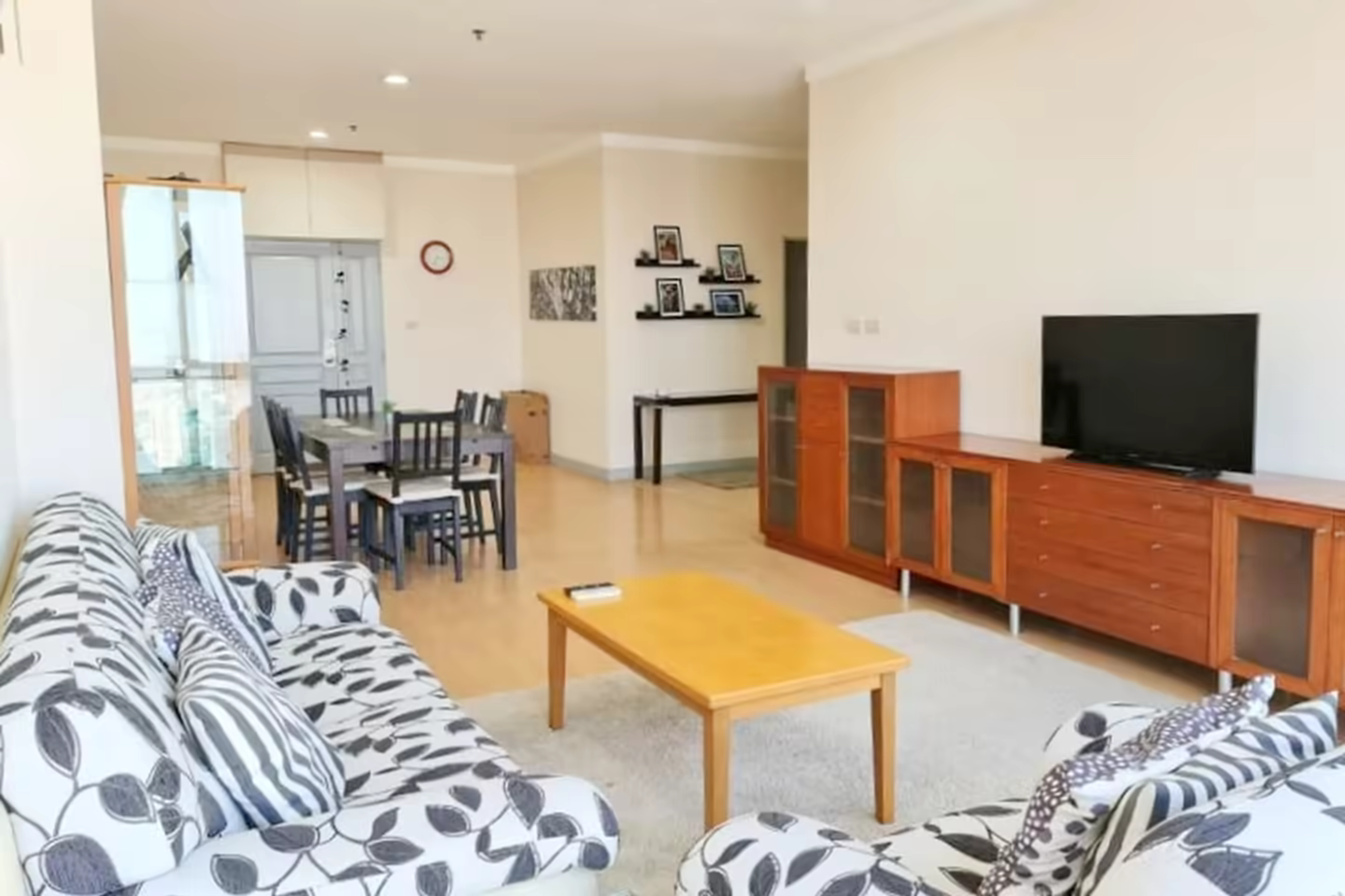 Waterford Diamond 3BR Near Phrom Phong BTS photo 1