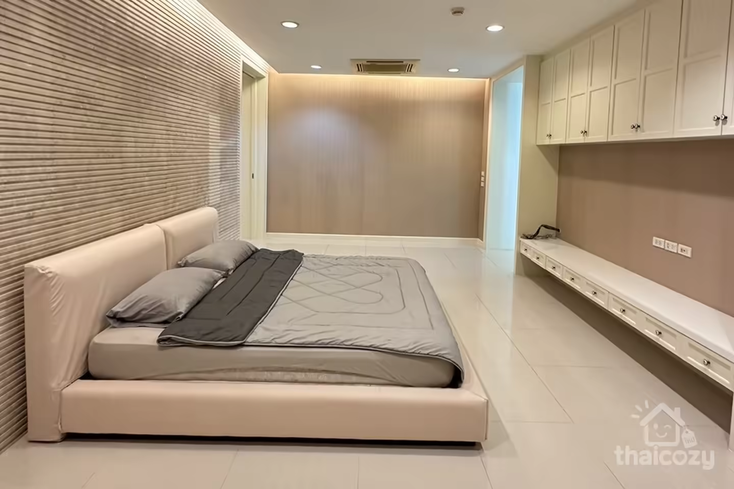 Baan Sathorn-Chaophraya, 3 chambres meublé photo 2