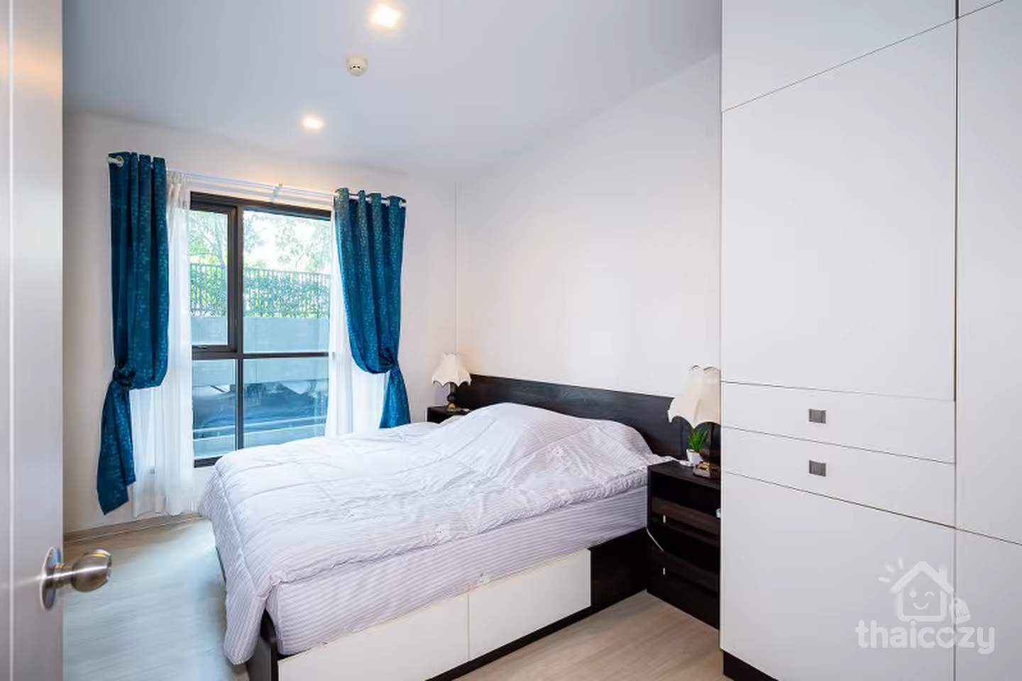 Partly Furnished One Bedroom at Life Sukhumvit 48 photo 2