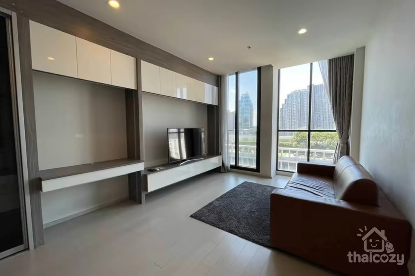 Condo  near Central Embassy in the heart of Bangkok of Ploenchit area photo 1