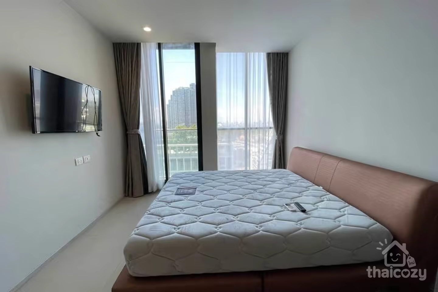 Condo  near Central Embassy in the heart of Bangkok of Ploenchit area photo 2
