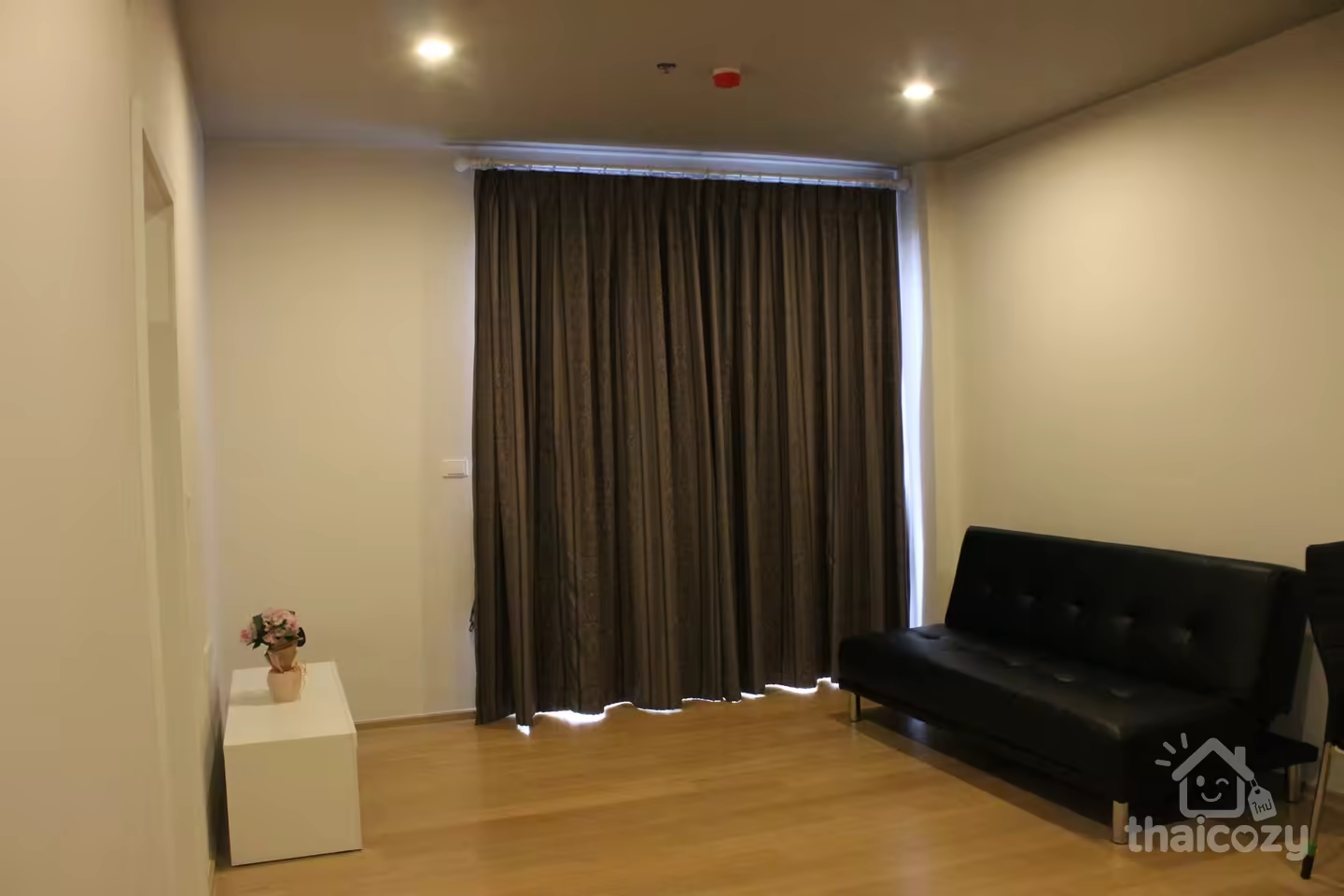 Convenient condo near BTS/shopping malls photo 2
