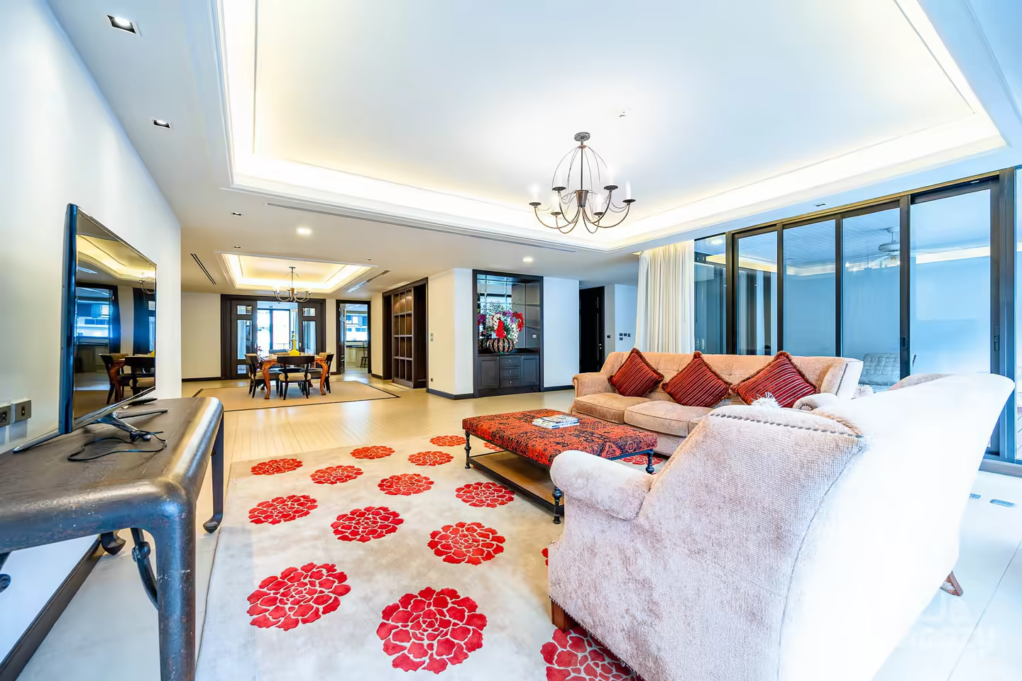 ให้เช่า 5 ห้องนอน 550 ตร.ม. ราคา 270,000 บาท photo 1