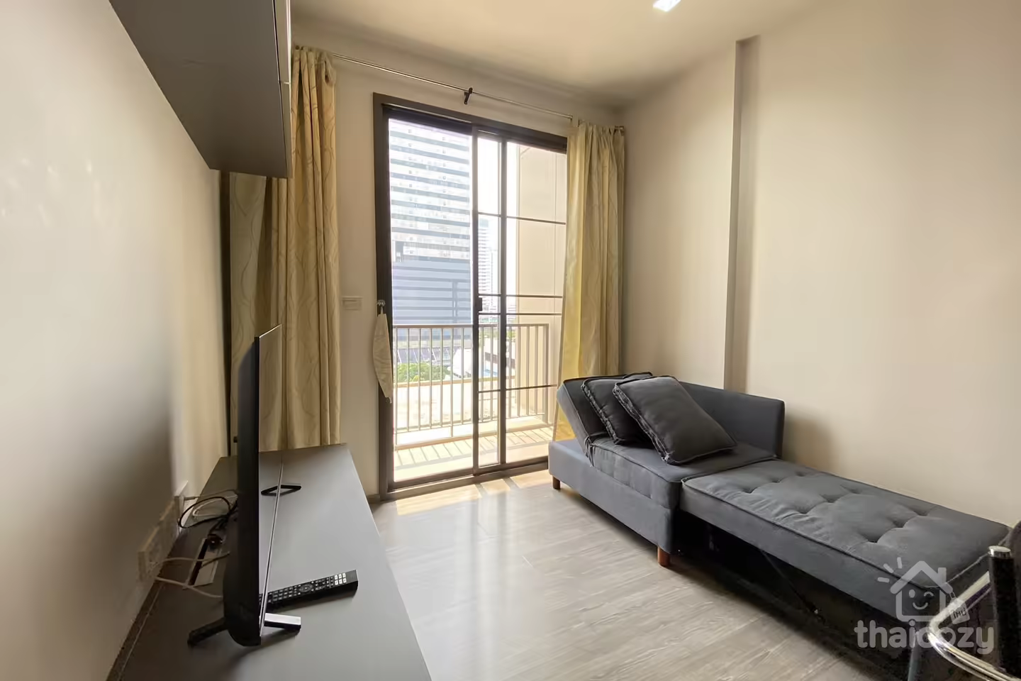 NYE By Sansiri, condo vue rivière près BTS Wongwienyai photo 1