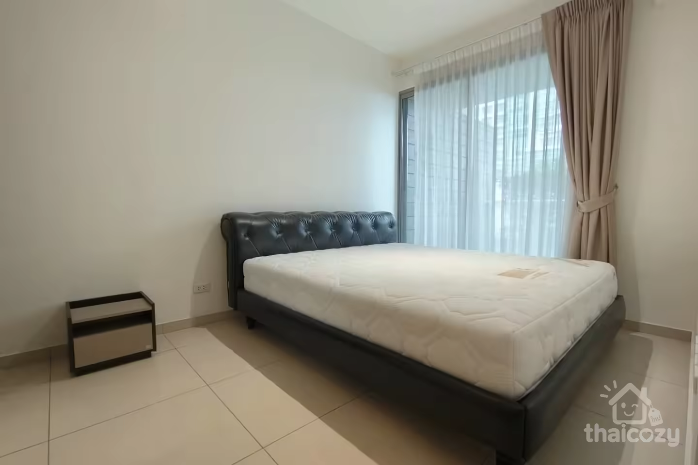 The Loft Ekkamai,  Condo 200m to BTS good neighborhood photo 2
