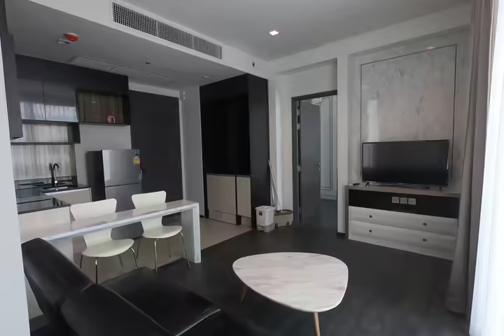 Condo facile d'accès à 5 min du BTS/MRT
