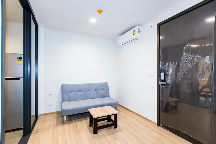 Au 23e étage, 1 chambre, 1 salle de bain, The Base Garden Rama 9