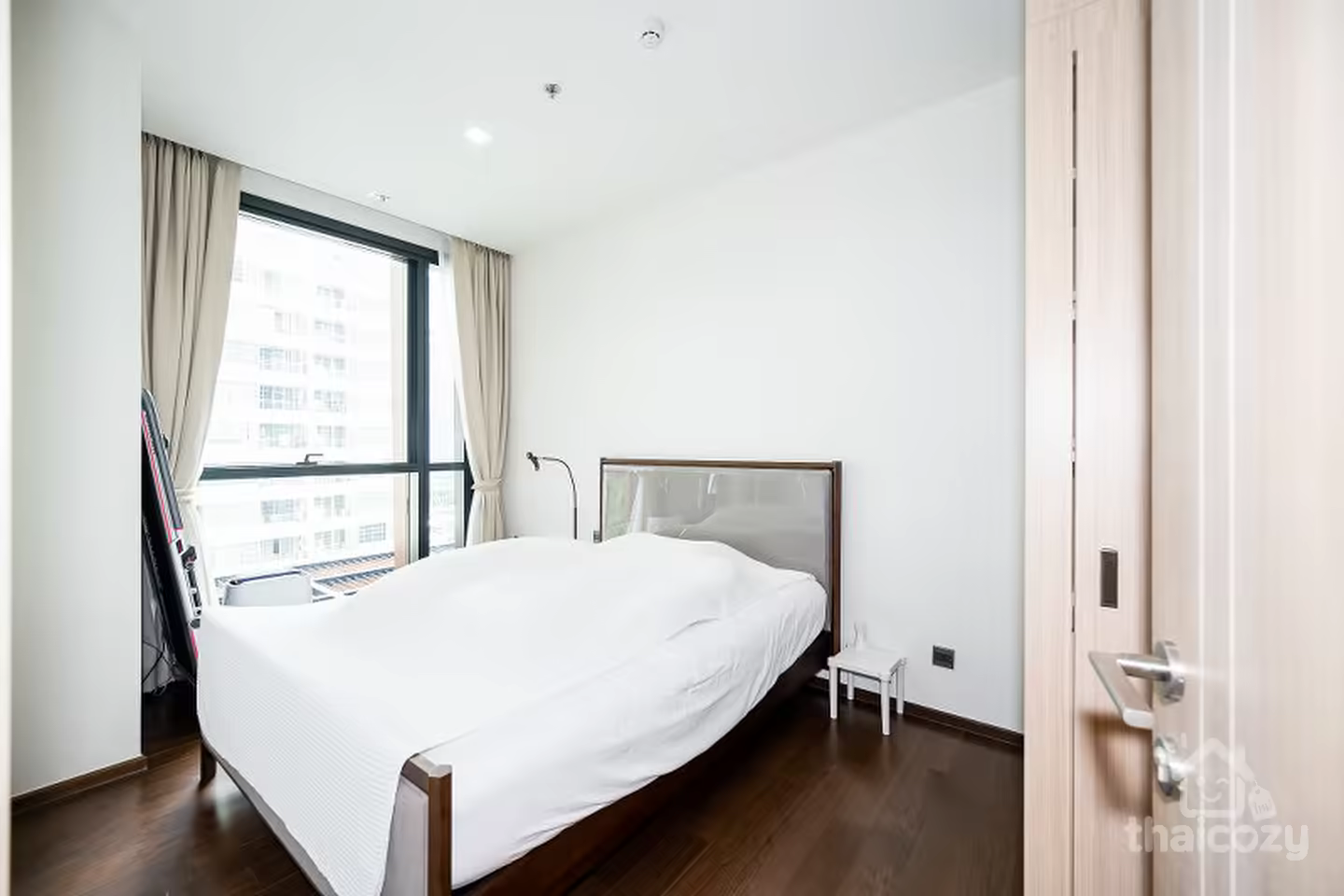 Brilliant condo in the heart of city with limitless facility and lifestyle photo 2