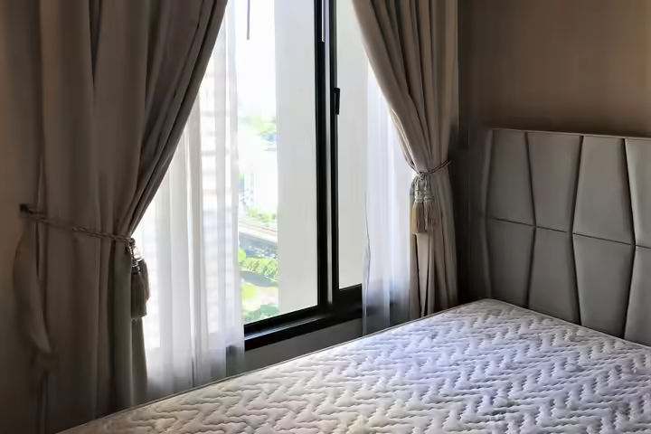 Condo vue rivière près BTS Wongwienyai